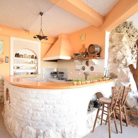 Apartment Liljana With Shared Swimming Pool