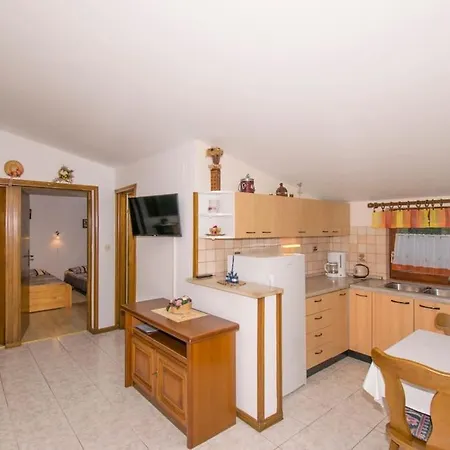 Liljana With Shared Swimming Pool Apartment